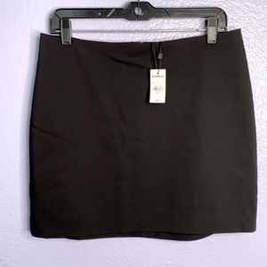 Cute black mini skirt!